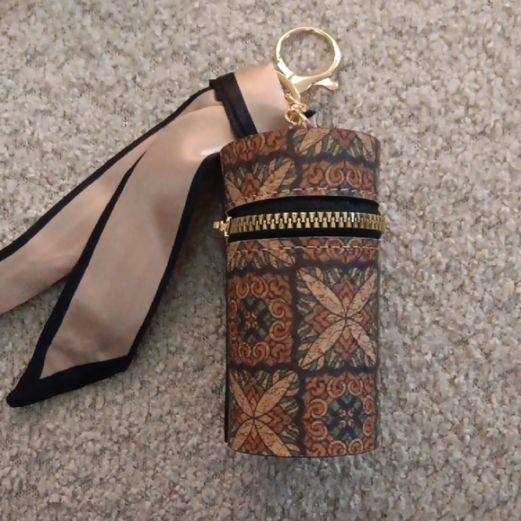 Patterned Cylinder Keychain with Ribbon - Picture 1 of 4